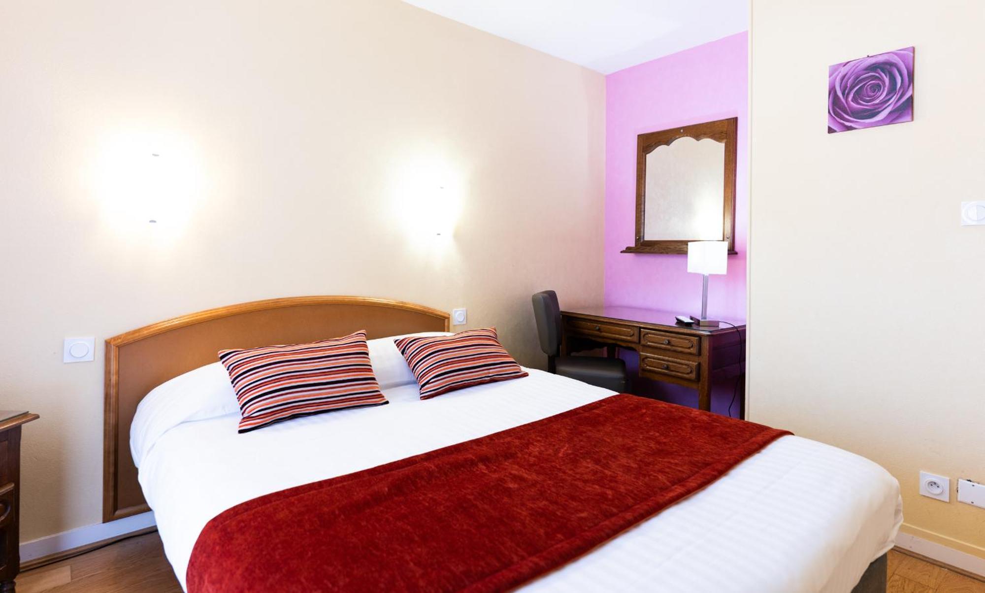 Hotel Cheval De Bronze Remiremont Eksteriør bilde