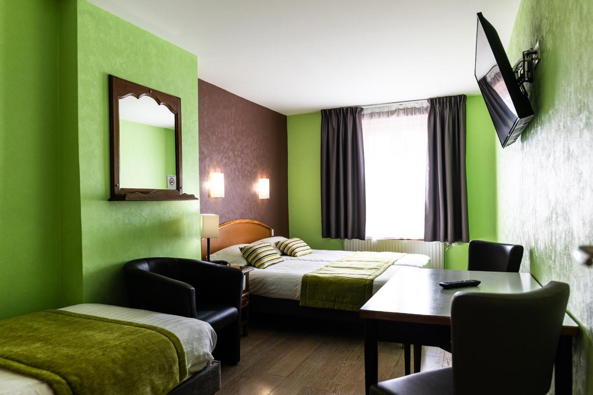Hotel Cheval De Bronze Remiremont Eksteriør bilde