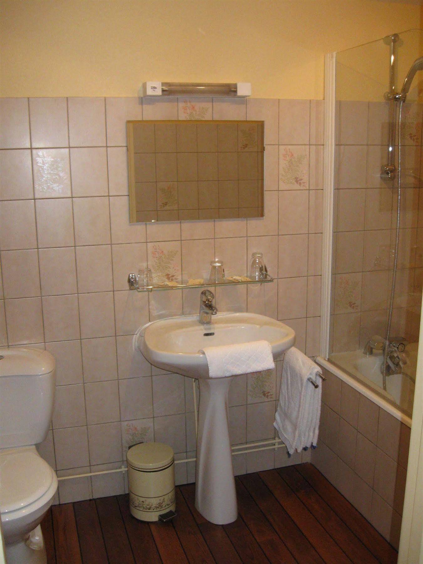 Hotel Cheval De Bronze Remiremont Eksteriør bilde