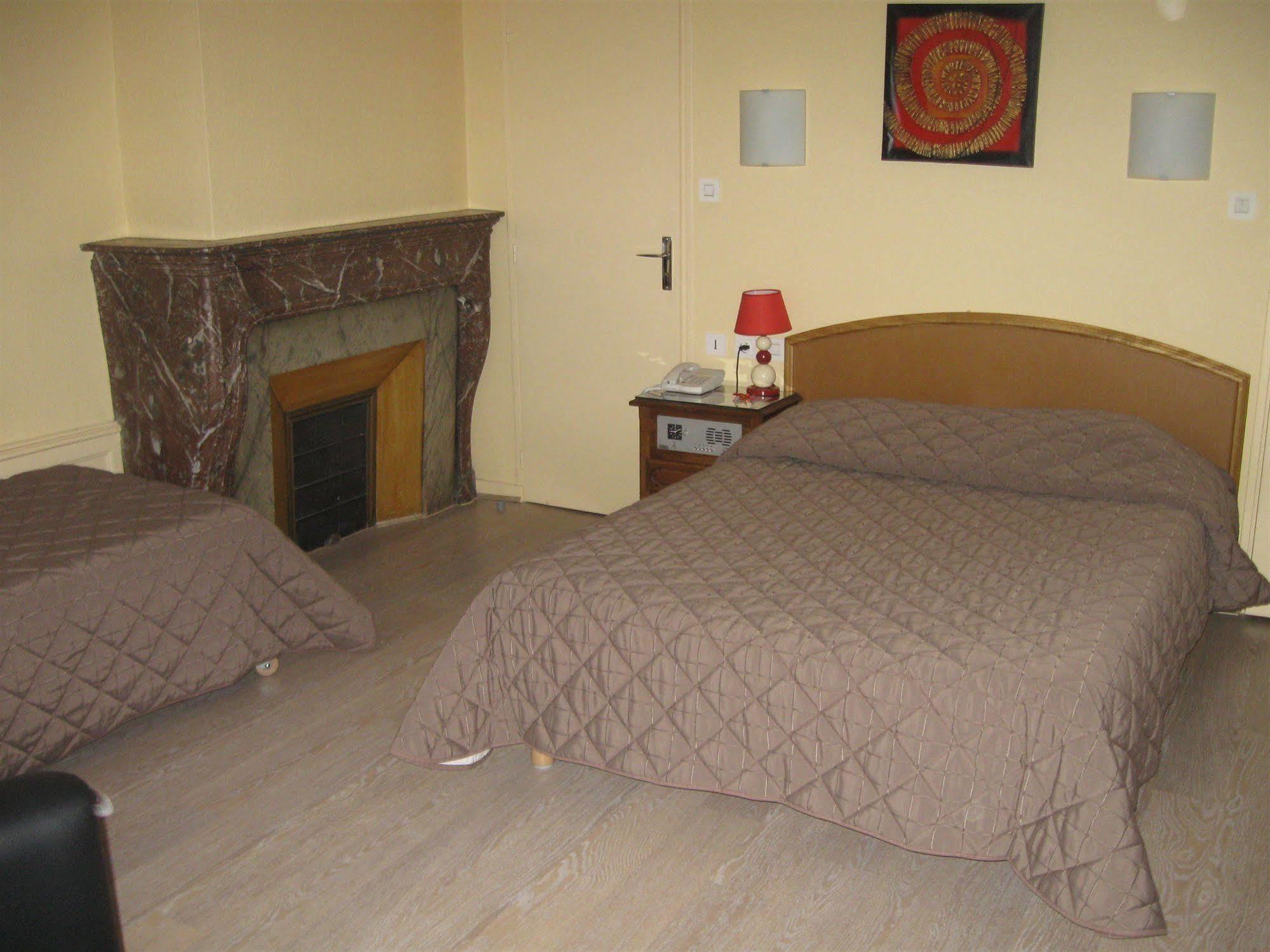 Hotel Cheval De Bronze Remiremont Eksteriør bilde
