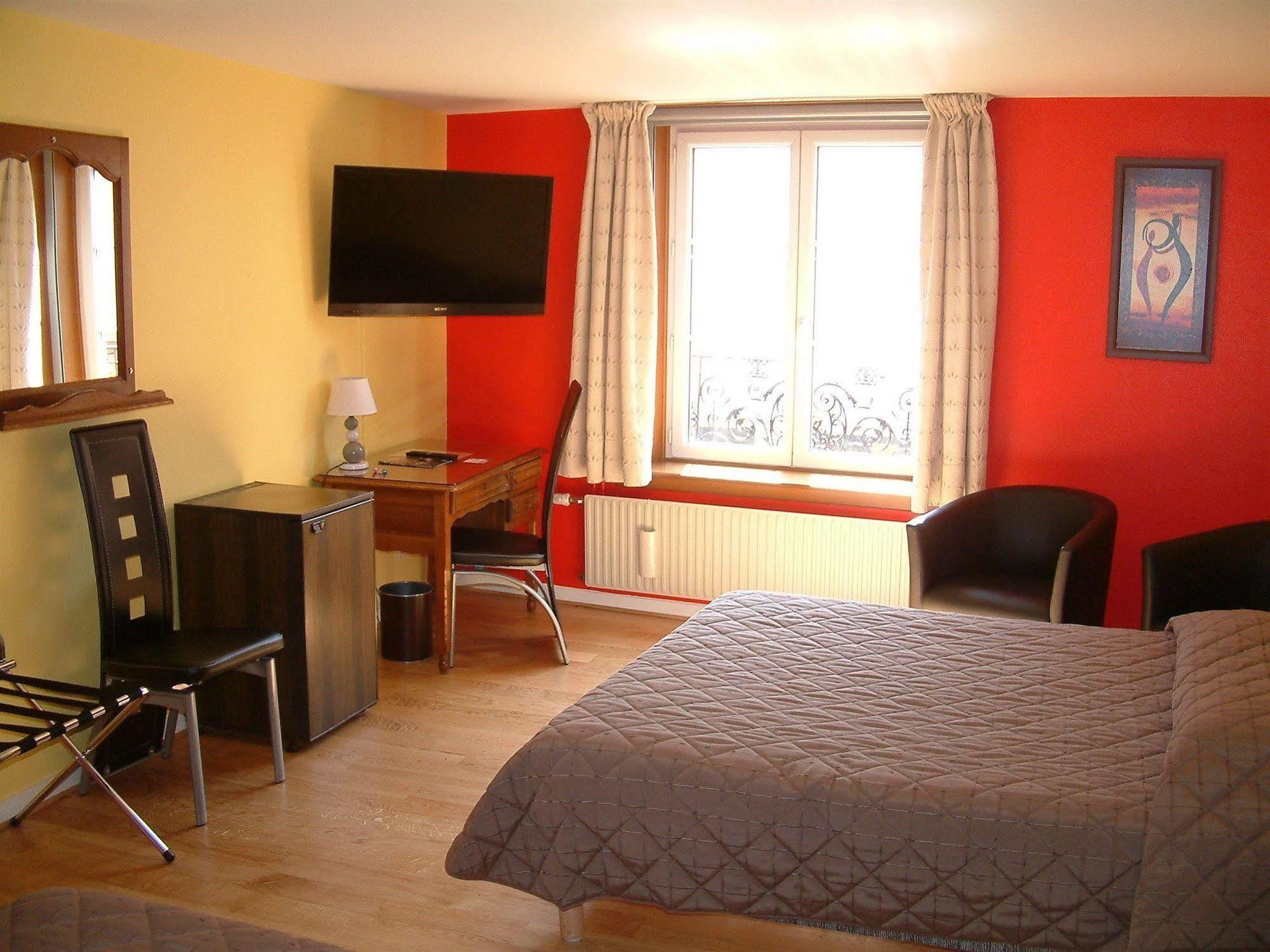 Hotel Cheval De Bronze Remiremont Eksteriør bilde