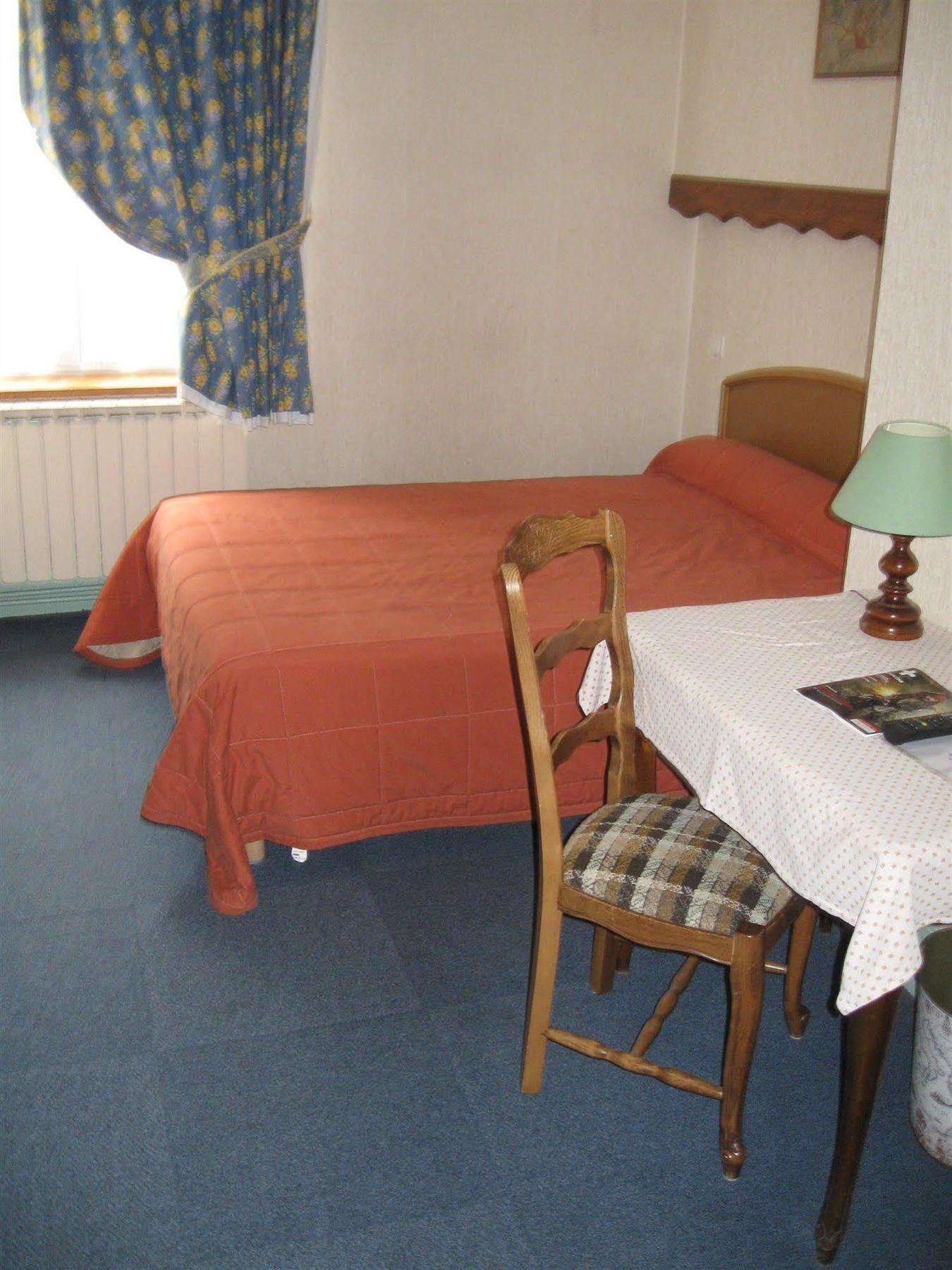 Hotel Cheval De Bronze Remiremont Eksteriør bilde