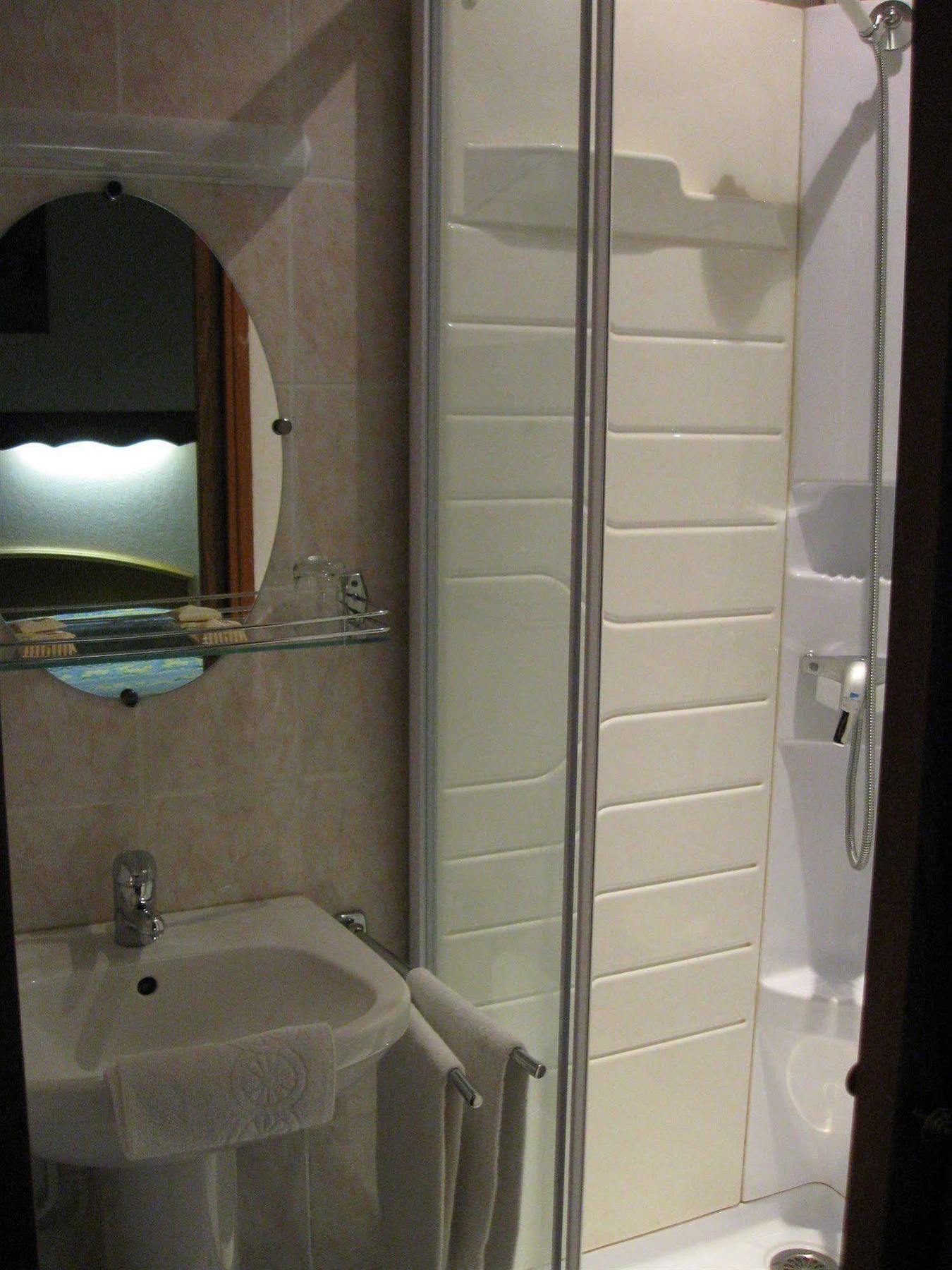 Hotel Cheval De Bronze Remiremont Eksteriør bilde